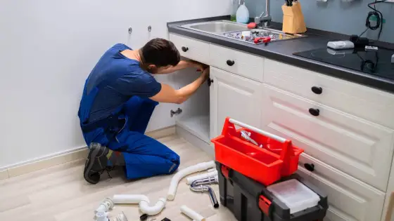 Cennik usług hydraulicznych bez materiału - ile kosztuje robocizna?